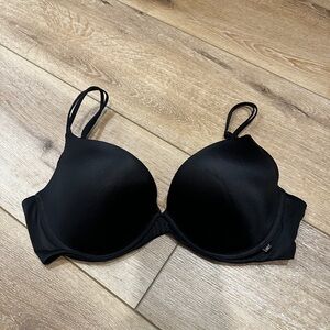 Victoria's Secret Very Sexy Plunge Bra 32DDD